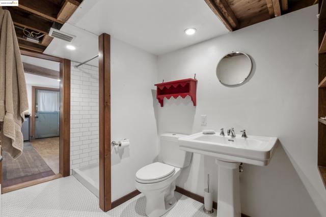 1001 Cragmont Ave, Berkeley CA: https://media.crmls.org/mediaz/6f07b534-6d8d-49ff-bce1-ce2ed21a2194.jpg