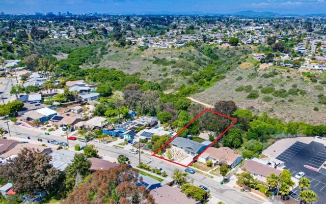 3987 Dalles Ave, San Diego CA: https://media.crmls.org/mediaz/6f08176a-8706-4764-b4ac-358ca89f4165.jpg
