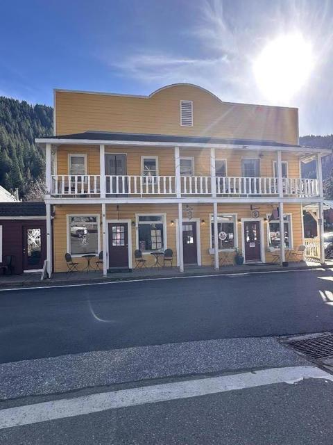 21791 Highway 49, Downieville CA: https://media.crmls.org/mediaz/6f08d25b-49bf-4cb6-97df-4d4409940111.jpg