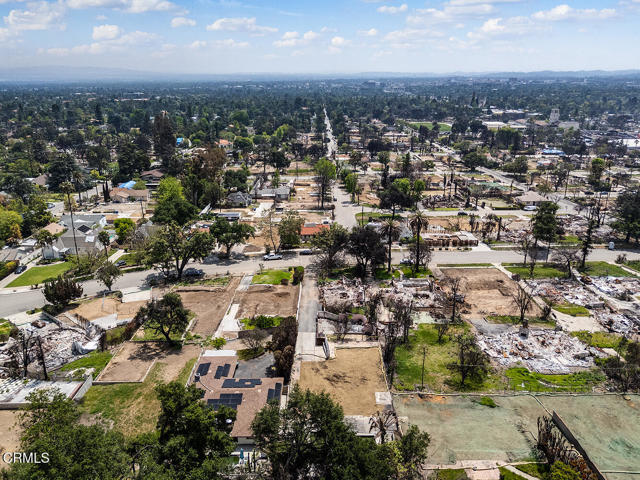1137 E Mariposa St, Altadena CA: https://media.crmls.org/mediaz/6f095a7e-68f6-4341-af19-89b36446ece2.jpg
