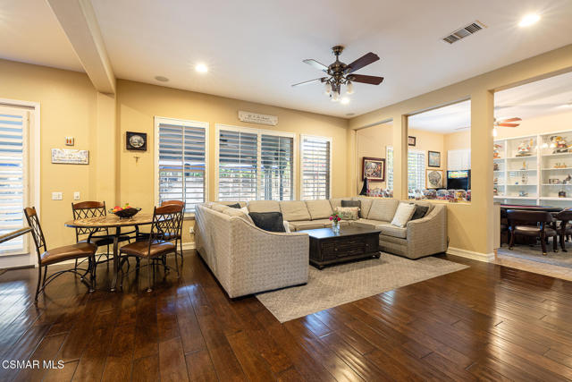 5019 Corral Street, Simi Valley CA: https://media.crmls.org/mediaz/6f0a82f1-051b-4e84-844a-d097bc844a27.jpg