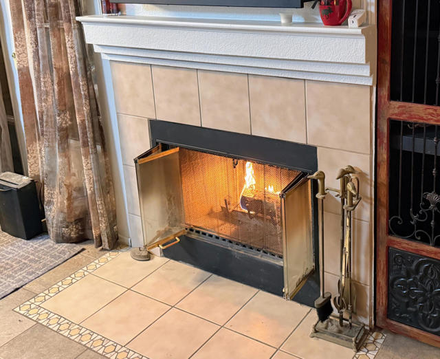 1992 Warwick Street, San Jacinto CA: https://media.crmls.org/mediaz/6f0ad22b-f29e-48b6-83ab-4f971ee00a74.jpg