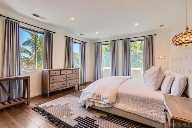 4359 Date Ave, La Mesa CA: https://media.crmls.org/mediaz/6f0b6f14-b1bf-4027-aa8f-beb11372fafd.jpg