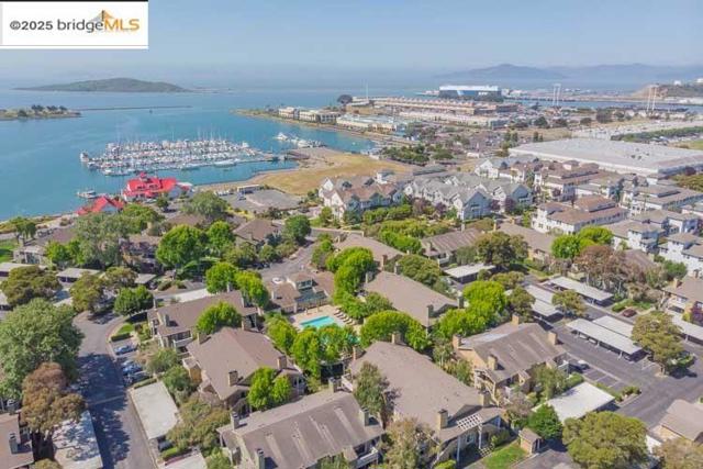 92 Schooner Ct, Richmond CA: https://media.crmls.org/mediaz/6f0b9702-a078-431e-8857-71d6a46a8b7f.jpg