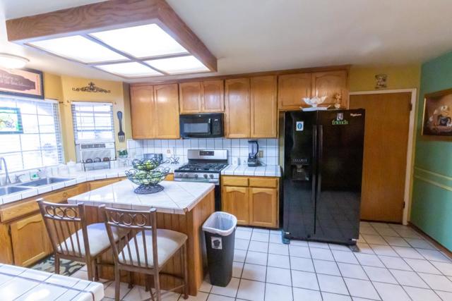 10475 Mission Avenue, Le Grand CA: https://media.crmls.org/mediaz/6f0be3a5-3520-4f01-a082-733c2d768690.jpg