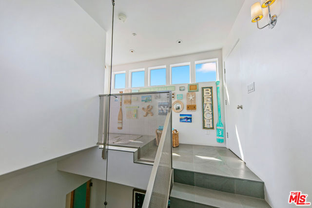 1341 Palisades Beach Road photo 56