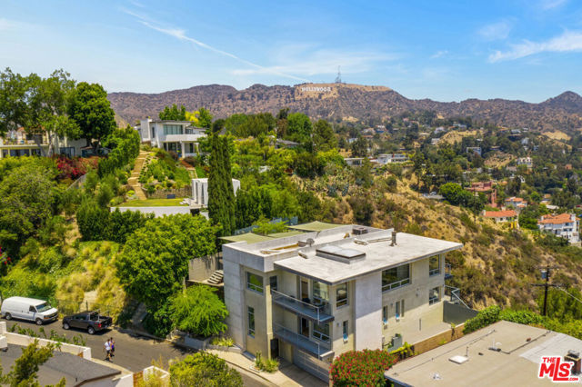2742 Creston Drive, Los Angeles CA: https://media.crmls.org/mediaz/6f0d453b-aca0-4958-bbac-b424a4065546.jpg
