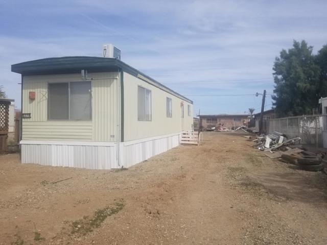 9586 Avenue B, Bombay Beach CA: https://media.crmls.org/mediaz/6f0d504b-0036-4bac-9fb5-b1f2ffd0ad61.jpg