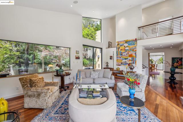 1015 Grand View Dr, Berkeley CA: https://media.crmls.org/mediaz/6f0d9007-0ba9-414e-84e5-e217eb239fdf.jpg