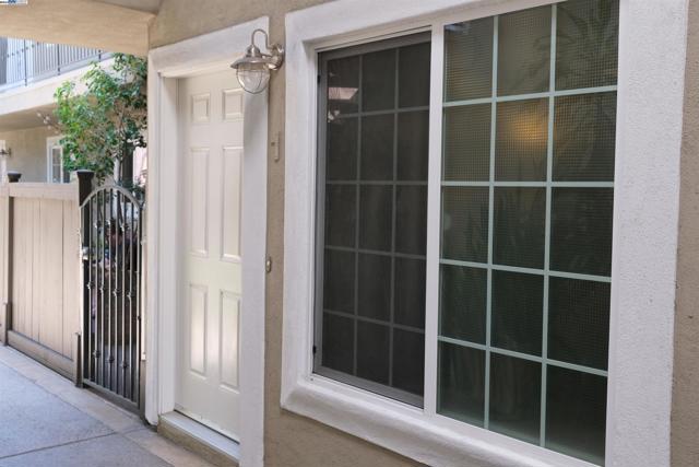 4655 Ohio St, San Diego, California 92116, 2 Bedrooms Bedrooms, ,2 BathroomsBathrooms,Condominium,For Sale,Ohio St,41069324