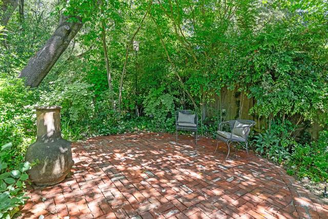 3 Wyndham Drive, Portola Valley CA: https://media.crmls.org/mediaz/6f0e03d4-f23b-439d-9821-581a0435aa12.jpg