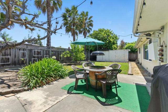 5222 Keystone Drive, Fremont CA: https://media.crmls.org/mediaz/6f0e8ac3-32d4-4413-819a-d806632ea284.jpg