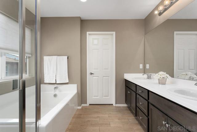 259 Oberlander Way, Fallbrook CA: https://media.crmls.org/mediaz/6f0e9847-3fb5-41e4-9408-6e49c6f90266.jpg