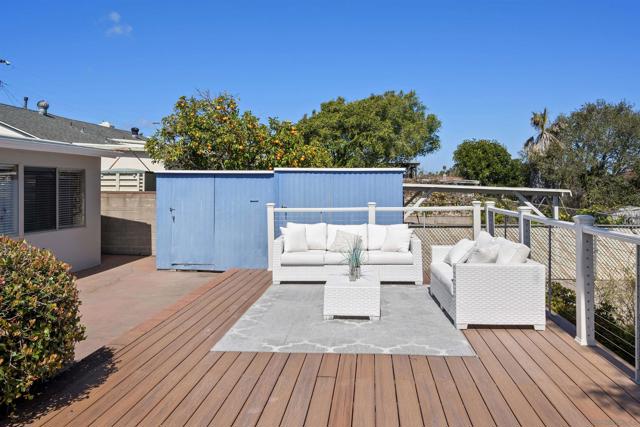 3833 Tomahawk Ln, San Diego CA: https://media.crmls.org/mediaz/6f0f2060-21b8-4358-b1f1-5fb2c6becf54.jpg