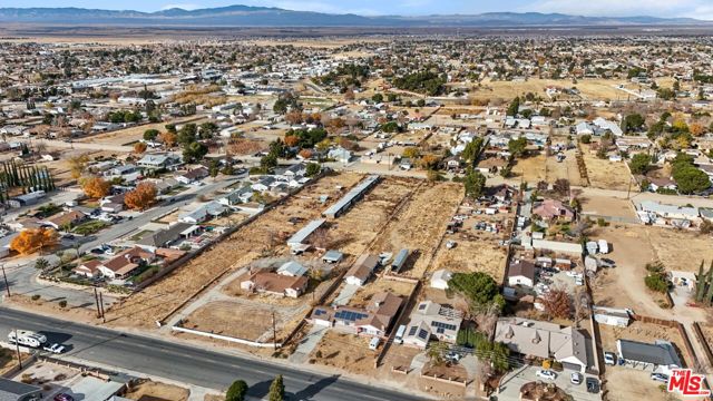 4631 W Avenue M8, Lancaster CA: https://media.crmls.org/mediaz/6f0fe1d7-cd07-45a9-94eb-111a217670df.jpg