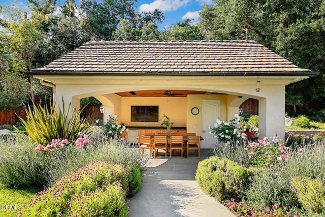 2060 Windover Road, Pasadena CA: https://media.crmls.org/mediaz/6f10363f-966b-463a-ab74-204a53e115b1.jpg