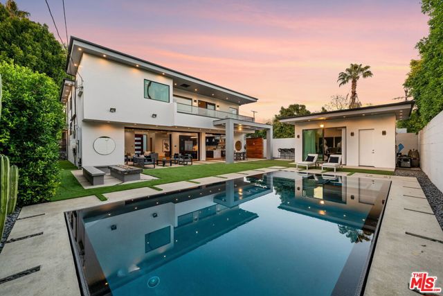14812 Morrison Street, Sherman Oaks CA: https://media.crmls.org/mediaz/6f105b30-4177-4ba2-b34d-6fe5e7e535e5.jpg