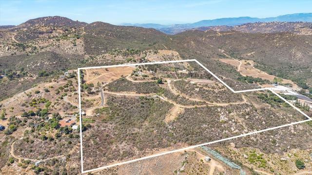3020 22 Joni Lane, San Marcos CA: https://media.crmls.org/mediaz/6f106e22-32f5-4f7f-ad8e-9d96ee19c10e.jpg