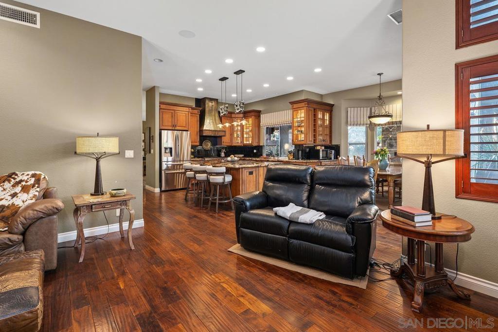 MLS #250034168SD img 11