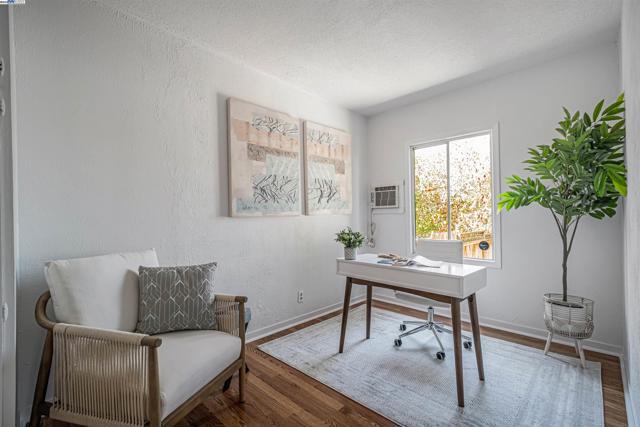 3780 Somerset Ave, Castro Valley CA: https://media.crmls.org/mediaz/6f124479-5ef1-400a-aebb-31cbc5627ade.jpg