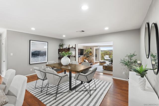 310 Bluff Wy, Oceanside CA: https://media.crmls.org/mediaz/6f12e70a-3c74-4f2a-9d2b-7a0601ffb08b.jpg