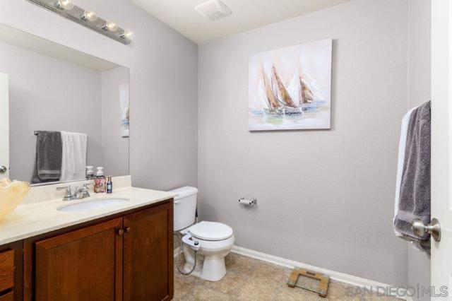 1622 Puffin Pl, Chula Vista CA: https://media.crmls.org/mediaz/6f13169f-c4ac-4050-9e2c-72997c81b41a.jpg