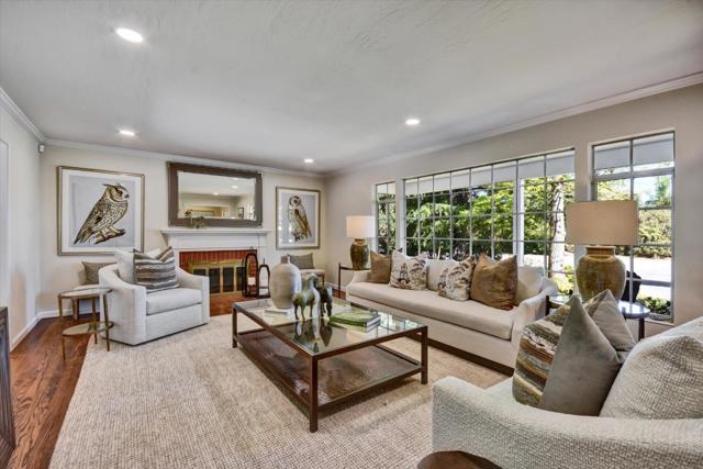 374 W Edith Avenue, Los Altos CA: https://media.crmls.org/mediaz/6f134a96-a368-4769-a798-963245c5cb9e.jpg