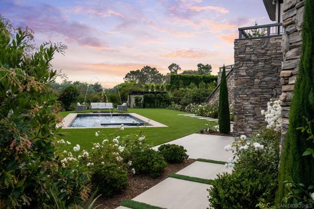 5465 Avenida Maravillas, Rancho Santa Fe CA: https://media.crmls.org/mediaz/6f137c9b-c0b1-4389-a0db-ab9802d1df24.jpg