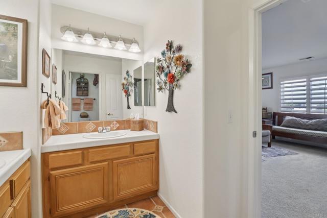 542 Lee Circle, Chula Vista CA: https://media.crmls.org/mediaz/6f138b9f-d342-4dff-b980-5b7c828137fc.jpg