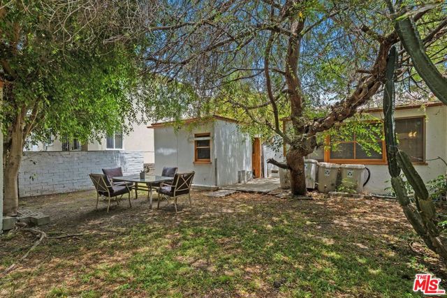 6022 Dauphin Street, Los Angeles CA: https://media.crmls.org/mediaz/6f13dfff-fddd-4775-a60f-08ff4fe5283d.jpg