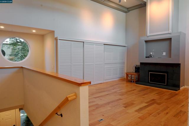 190 Cleaveland Rd, Pleasant Hill CA: https://media.crmls.org/mediaz/6f1435e6-855b-4fe0-94fa-ad2aa92eca51.jpg