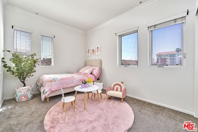 906 S Serrano Avenue, Los Angeles CA: https://media.crmls.org/mediaz/6f14e6cb-9457-4df4-a97f-26a13411c53a.jpg