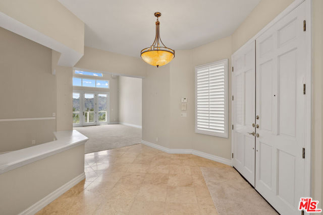 2046 Palisades Drive, Pacific Palisades CA: https://media.crmls.org/mediaz/6f152a0a-5ffe-47f7-a229-cadf6b5857bb.jpg