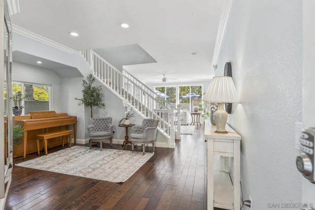 11225 Corte Isabelino, San Diego CA: https://media.crmls.org/mediaz/6f15c193-10d4-4a7e-9489-1a2b72d9eac3.jpg