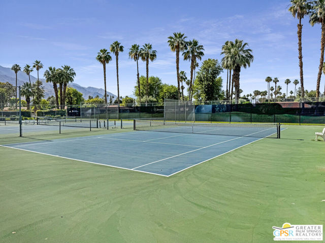 2365 S Oakcrest Drive, Palm Springs CA: https://media.crmls.org/mediaz/6f15daa5-7b59-4b01-b38c-86fa6e007587.jpg