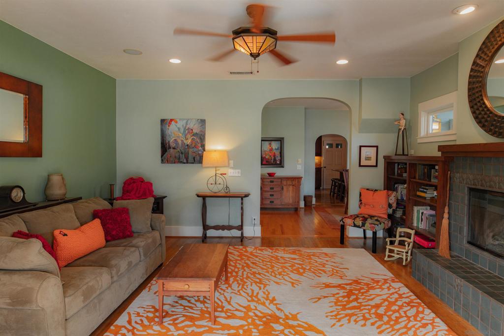 210 6th Ave - photo 5