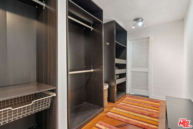 955 W Avenue 37, Los Angeles CA: https://media.crmls.org/mediaz/6f15fed9-40c0-424d-b66b-e09a6c7c7e70.jpg