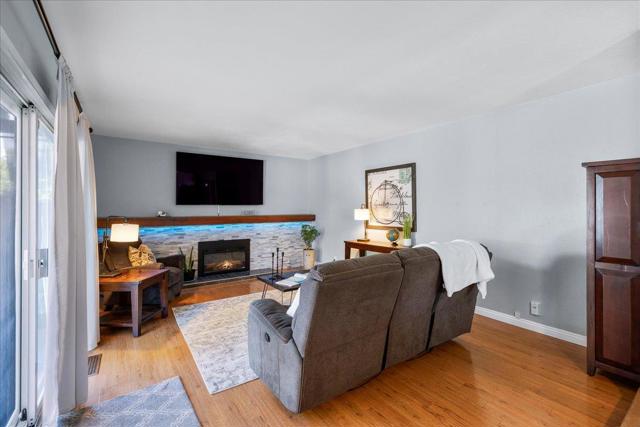 192 Castillon Way, San Jose CA: https://media.crmls.org/mediaz/6f168cd4-0981-4b29-91b2-19436c303cff.jpg
