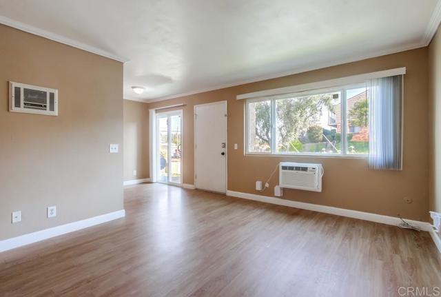 Home for Sale in Lakeside