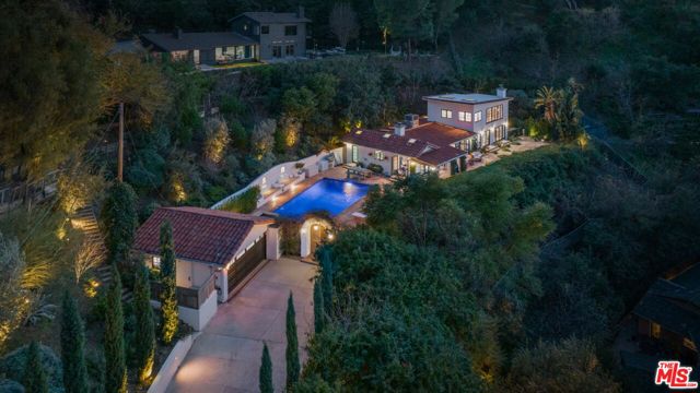 3646 Sunswept Drive, Studio City CA: https://media.crmls.org/mediaz/6f1805ca-0d44-43af-8248-47c48e9cb4a0.jpg