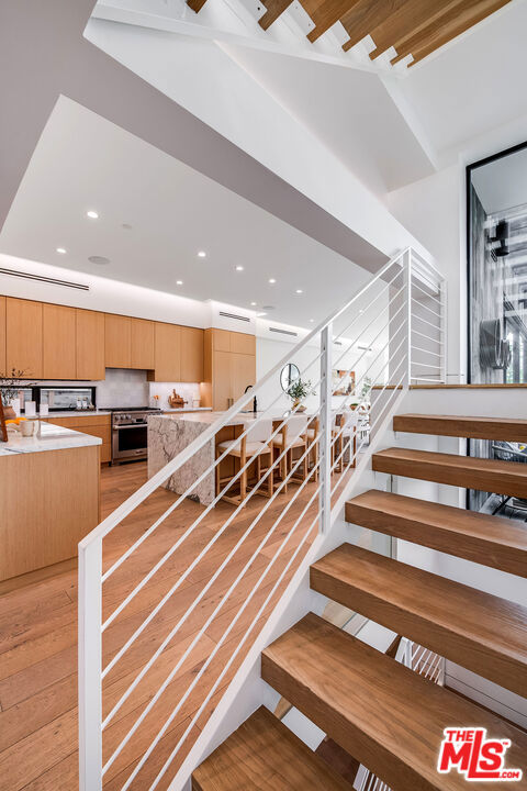 1620 Electric Avenue, Venice CA: https://media.crmls.org/mediaz/6f18371e-6cf2-49ea-9a1b-ec8b7bc9b9d2.jpg