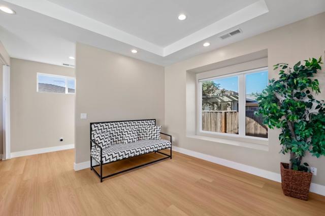 Image 31 of 48 For 41532 Trenouth Street
