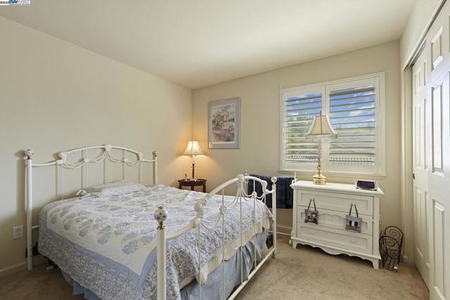Image 13 of 53 For 5854 Riverbank Cir