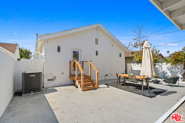 3620 5th Avenue, Los Angeles CA: https://media.crmls.org/mediaz/6f198fe0-9887-46be-b7c0-bfd3594f65b8.jpg