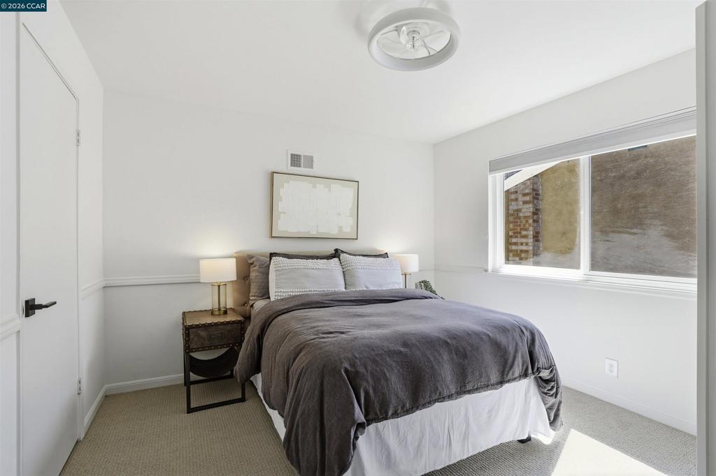 https://media.crmls.org/mediaz/6f19bc36-0d46-4aca-ad35-468f0ce60347.jpg?preset=X-Large