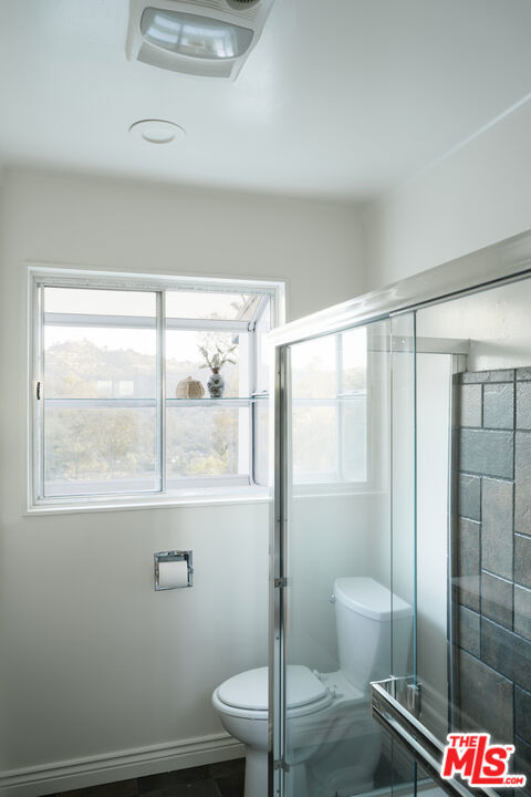 11764 Laurelcrest Drive, Studio City CA: https://media.crmls.org/mediaz/6f1a4423-3017-4a00-9156-f0d6bd140245.jpg