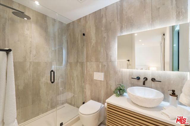 100 S La Jolla Avenue, Los Angeles CA: https://media.crmls.org/mediaz/6f1a8e55-1d28-4819-b8da-74654b05fbe1.jpg
