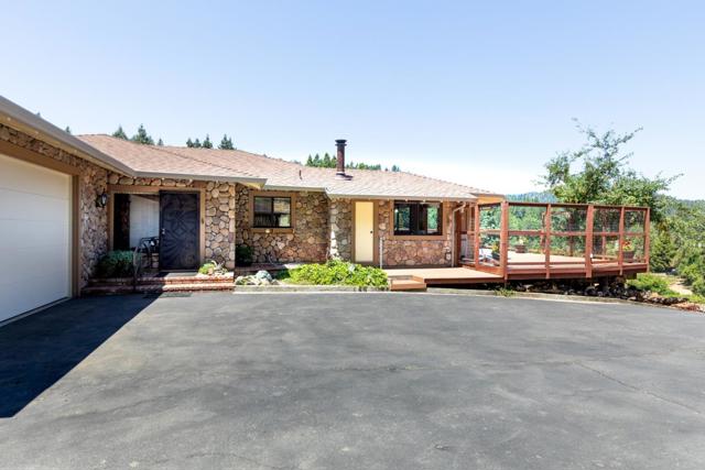 16400 Highway 9, Boulder Creek CA: https://media.crmls.org/mediaz/6f1b1b1e-0c25-4abb-883d-c2b7cd416a81.jpg