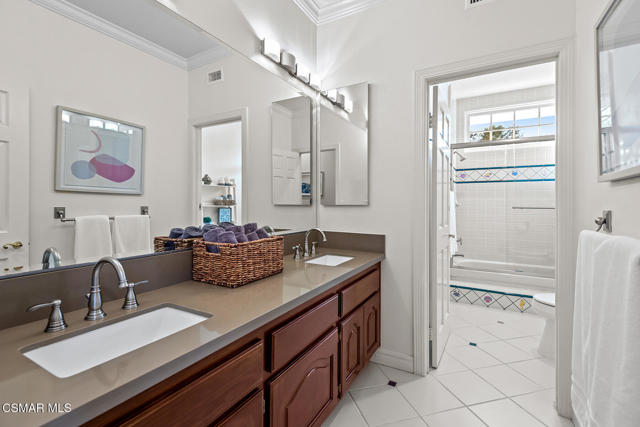 29621 Ridgeway Drive, Agoura Hills CA: https://media.crmls.org/mediaz/6f1ba628-0e91-47eb-981c-3d012bfe2406.jpg