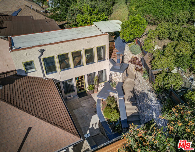 3526 Griffin Avenue, Los Angeles CA: https://media.crmls.org/mediaz/6f1bc275-9e8b-44de-8050-08ca865f3a5a.jpg